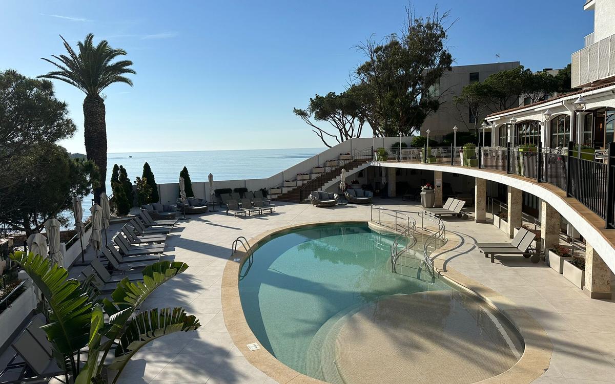 Piscina Hotel ILUNION Caleta Park S'Agaró Piscina Hotel ILUNION Caleta Park S'Agaró
